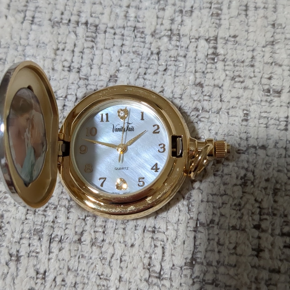 Vanity Fair Vintage Locket Watch - Picture 3 of 6